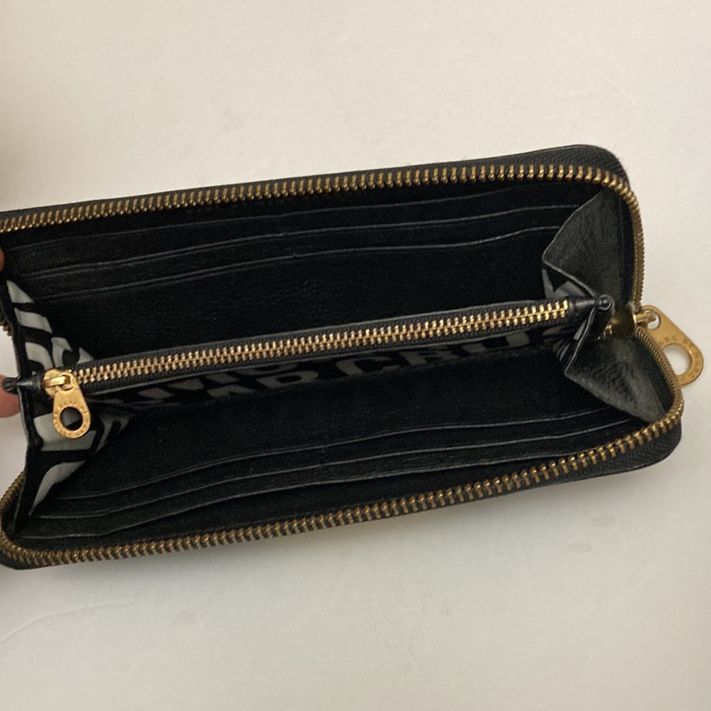 MARC by Marc Jacobs
Classic Q Slim Zip Continental Wallet, Black - Picture 5 of 11